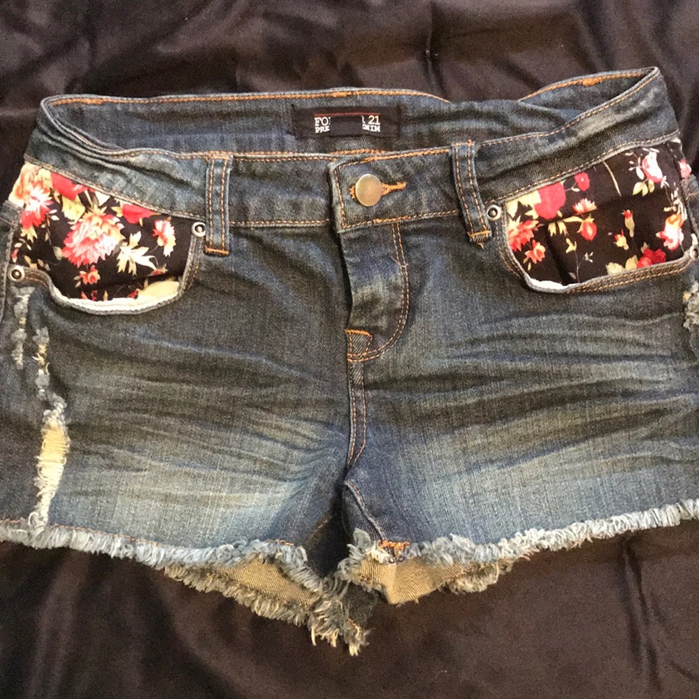 Cut-off jean shorts